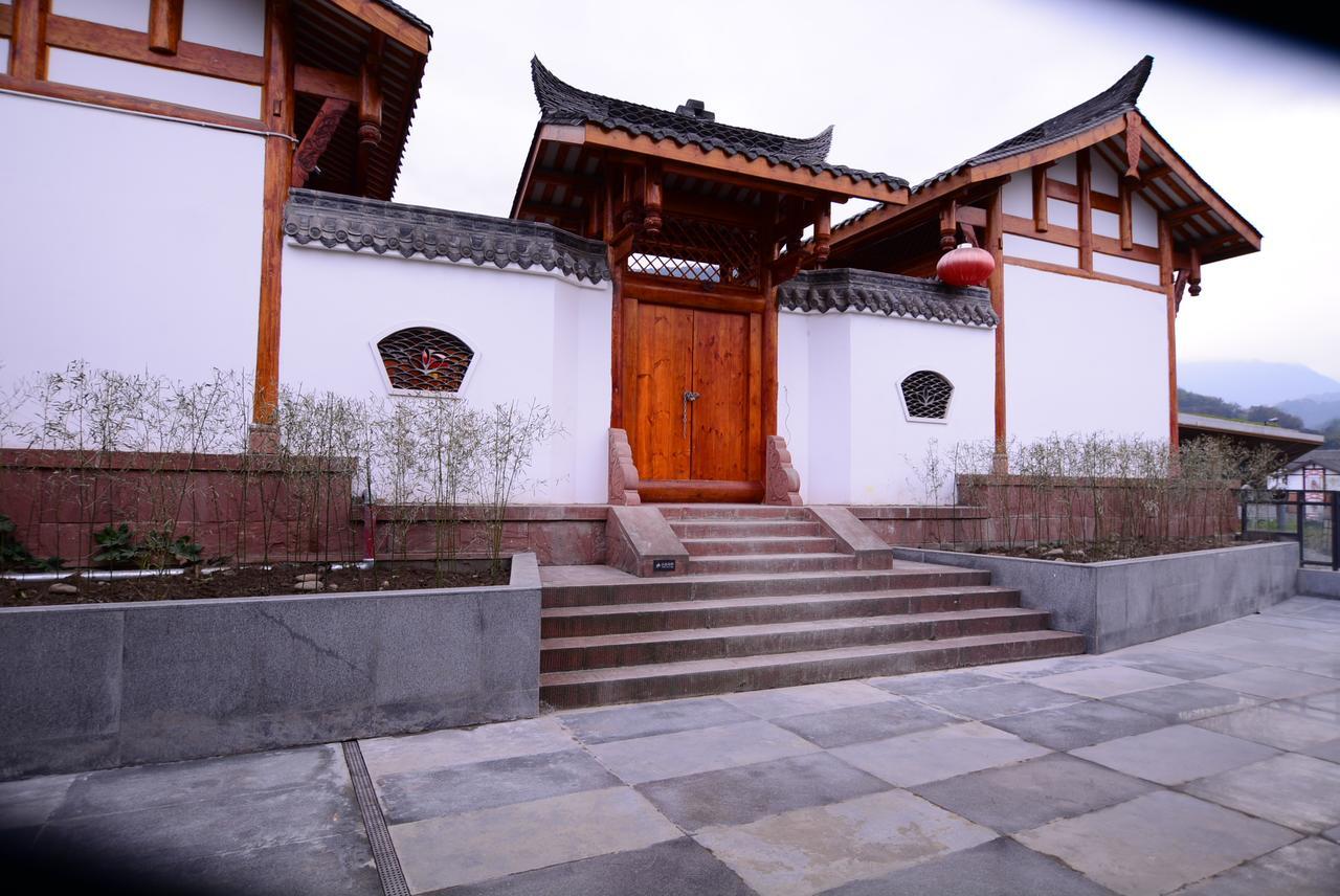 เออเหมย แวนสตาร์ เมาน์เท็น ฮอร์ส Villa ภูเขาเอ๋อเหมยชาน ภายนอก รูปภาพ